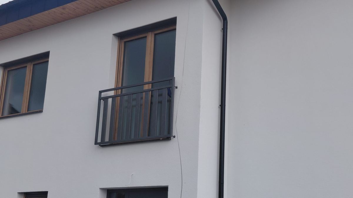 Balkon francuski — balustrada portfenetr